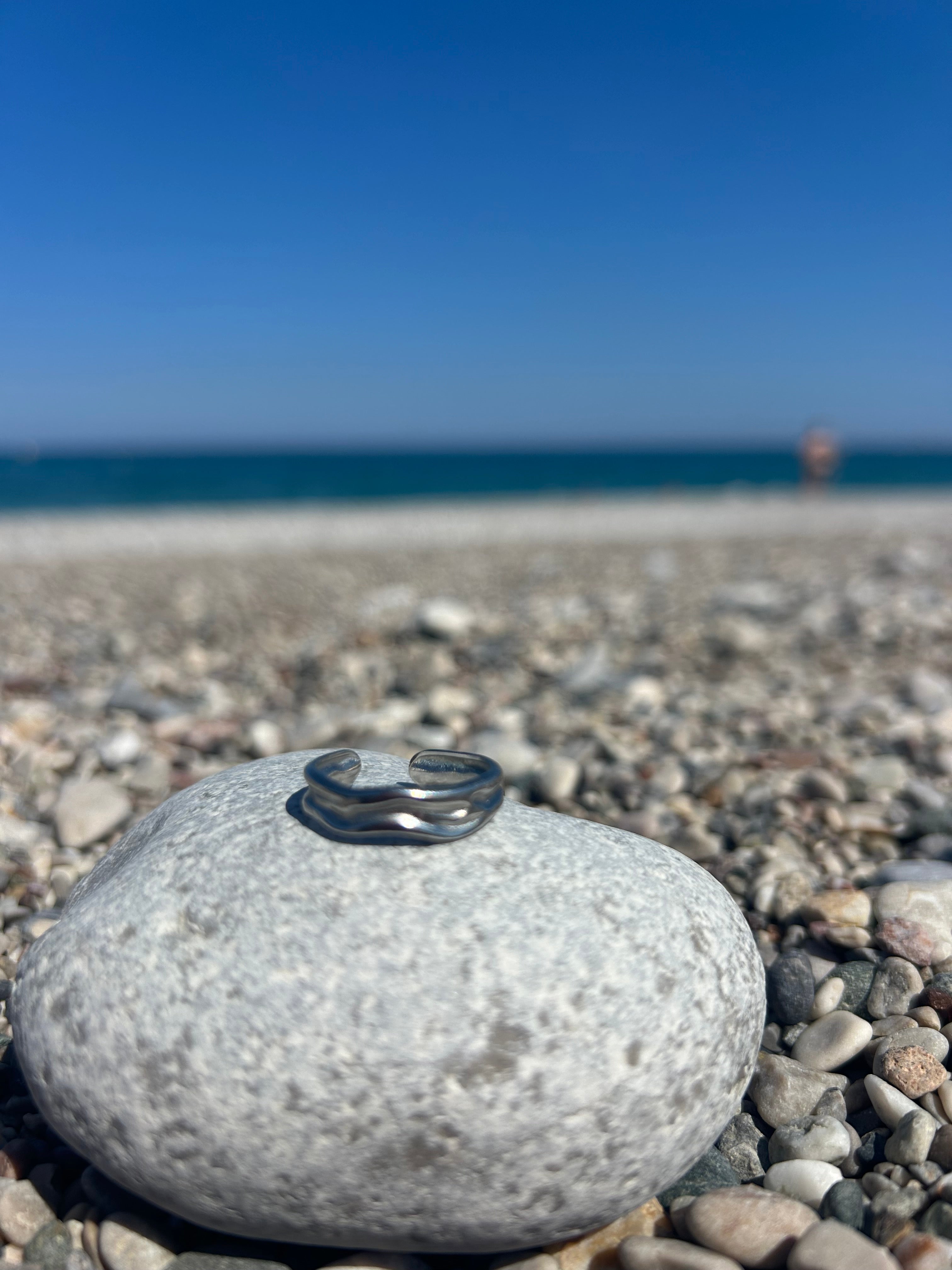 Thin Wave Silver Ring